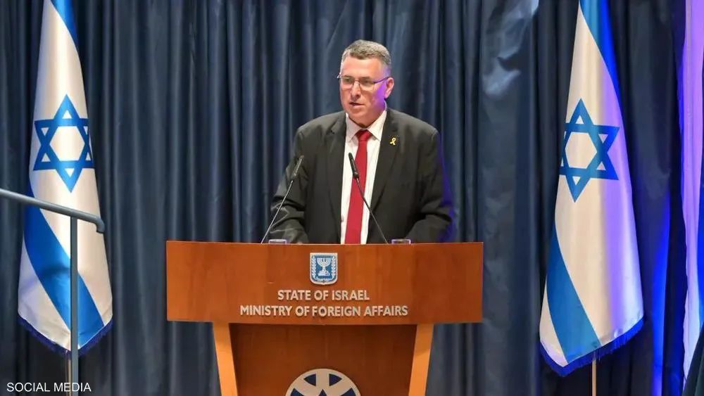 ساعر يعتذر عن المسّ برمز ديني مسيحي في جنوب لبنان