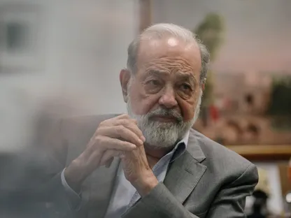 كارلوس سليم يبيع أسهم شركات نفط أميركية بـ500 مليون دولار