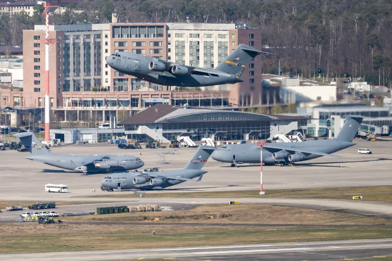 بيانات ملاحية.. جسر جوي أمريكي جديد من ألمانيا إلى الشرق الأوسط
