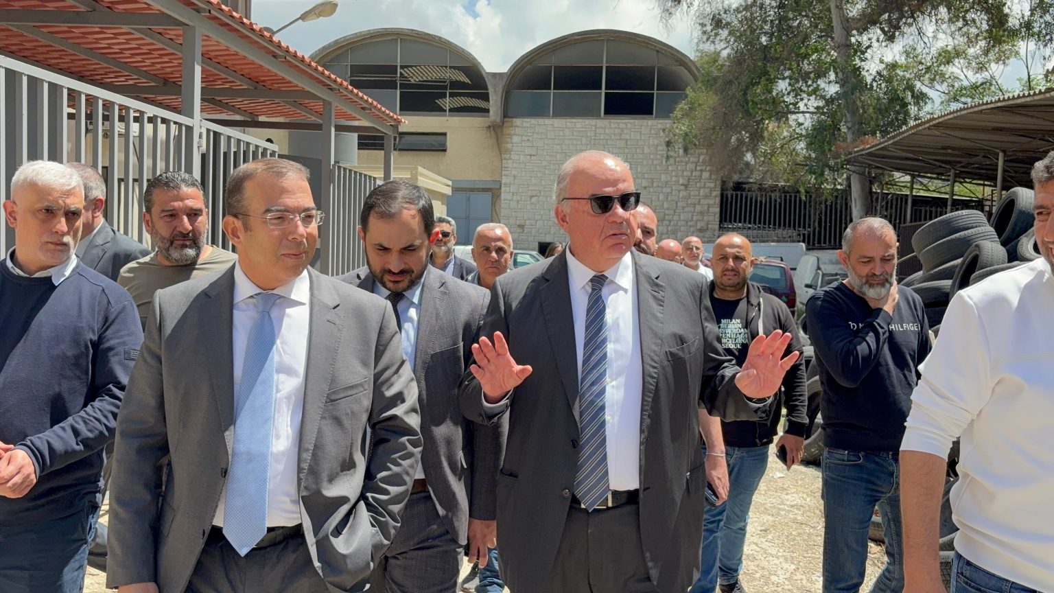 وزير الاتصالات شارل الحاج يتفقد مستودع “touch” في الدكوانة ويعلن خطة لإنشاء مركز بيانات وطني وتعزيز التحوّل الرقمي