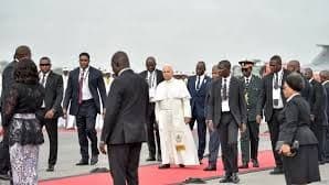 الحبر الاعظم اختتم زيارته غينيا الإستوائية بقداس حضرة 30 الف شخص في ختام جولة افريقية استمرت 11 يوما