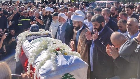 تشييع الصحافية الشهيدة امال خليل في بلدتها البيسارية بحضور ممثل وزير الاعلام وشخصيات سياسة واعلامية