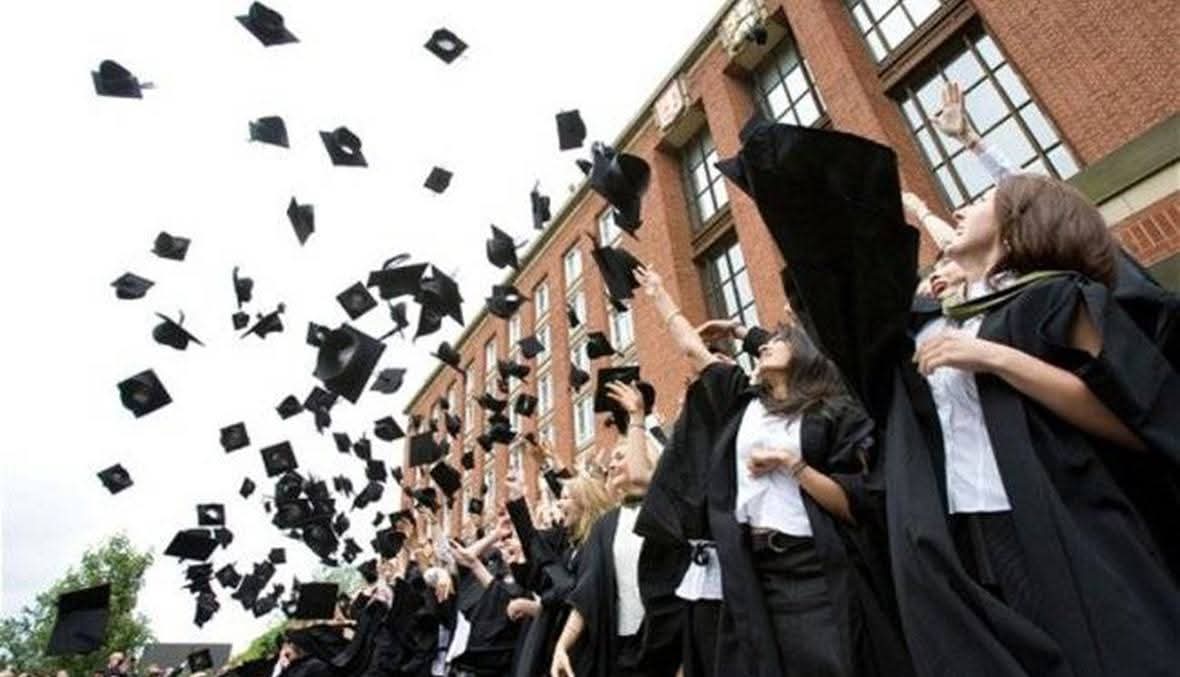 فضيحة وزارة التربية: كيف تُقفل عصابة المعادلات أبواب لبنان بوجه طلاب الخليج؟