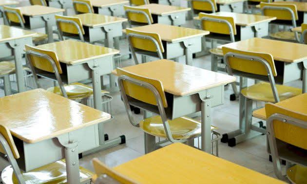 رابطتا التعليم المهني والأساسي تُعلنان الإضراب في المدارس والمعاهد الرسمية