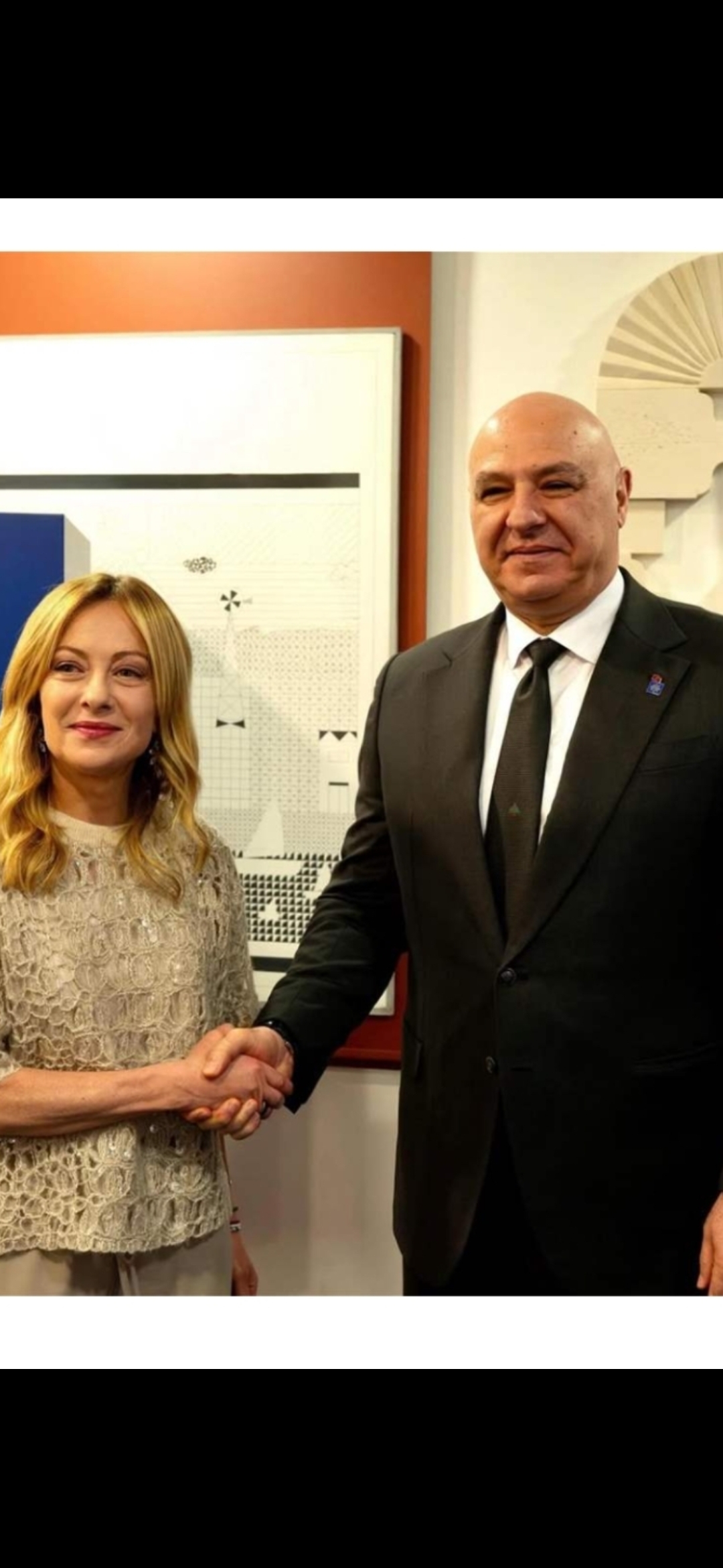 عون وميلوني يجتمعان في قبرص