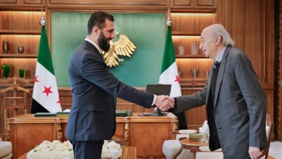 الرئيس الشرع يلتقي جنبلاط في قصر الشعب بدمشق