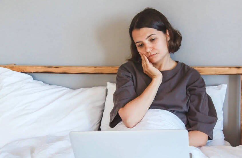 ما دور الأمعاء في إنتاج هرمونات السعادة؟