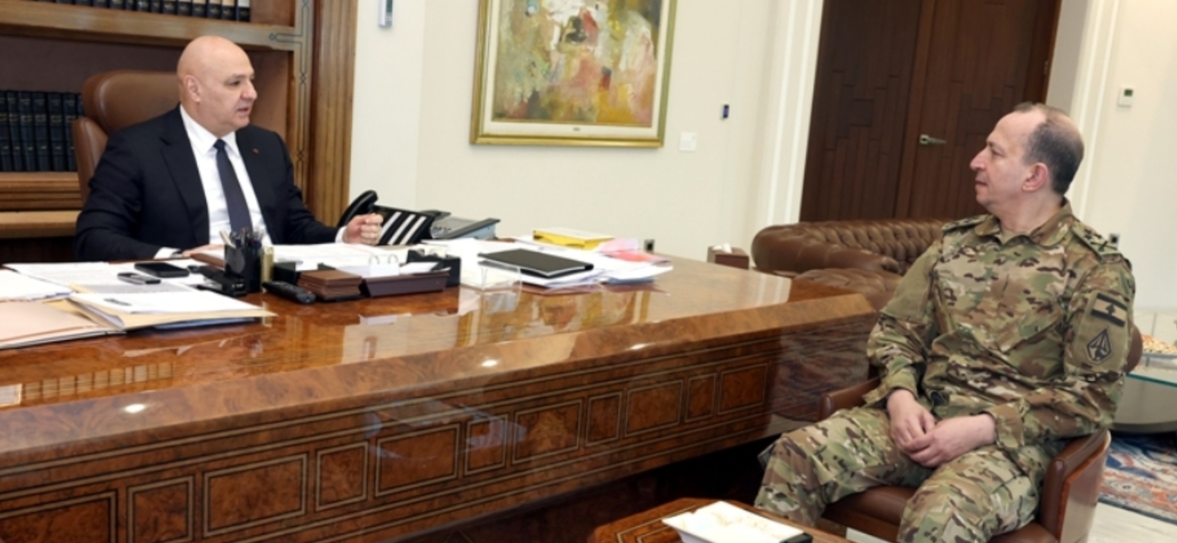 عون عرض مع منسى والحجار وهيكل الأوضاع الأمنية