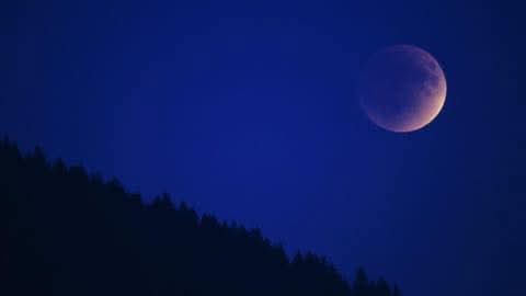 ظاهرة “القمر الأزرق