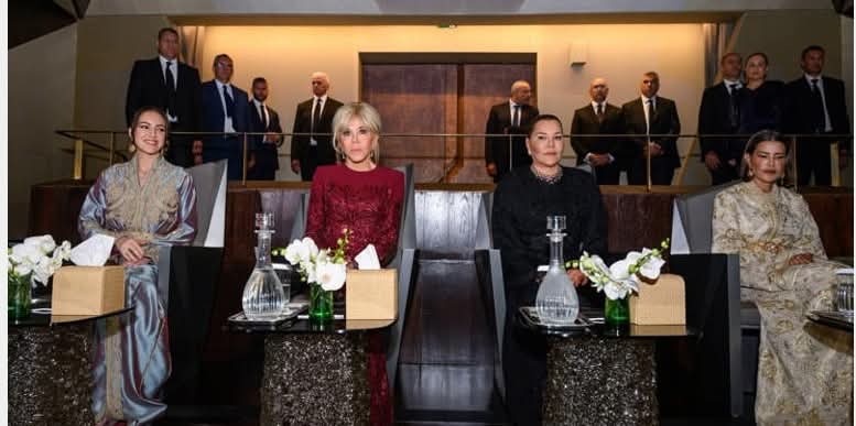 أميرات المملكة المغربية وعقيلة الرئيس الفرنسي يشهدن العرض الافتتاحي للمسرح الملكي في الرباط