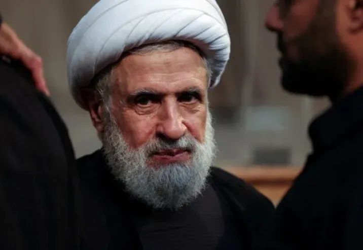 لا منطقة عازلة”… قاسم يحسم موقفه ويرفض التفاوض المباشر