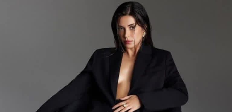 بسبب رائحة شعرها توقيف تصوير مسلسل تركي شهير.. 