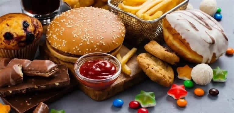 احذروا الأطعمة فائقة المعالجة.. ضررها كبير جداً
