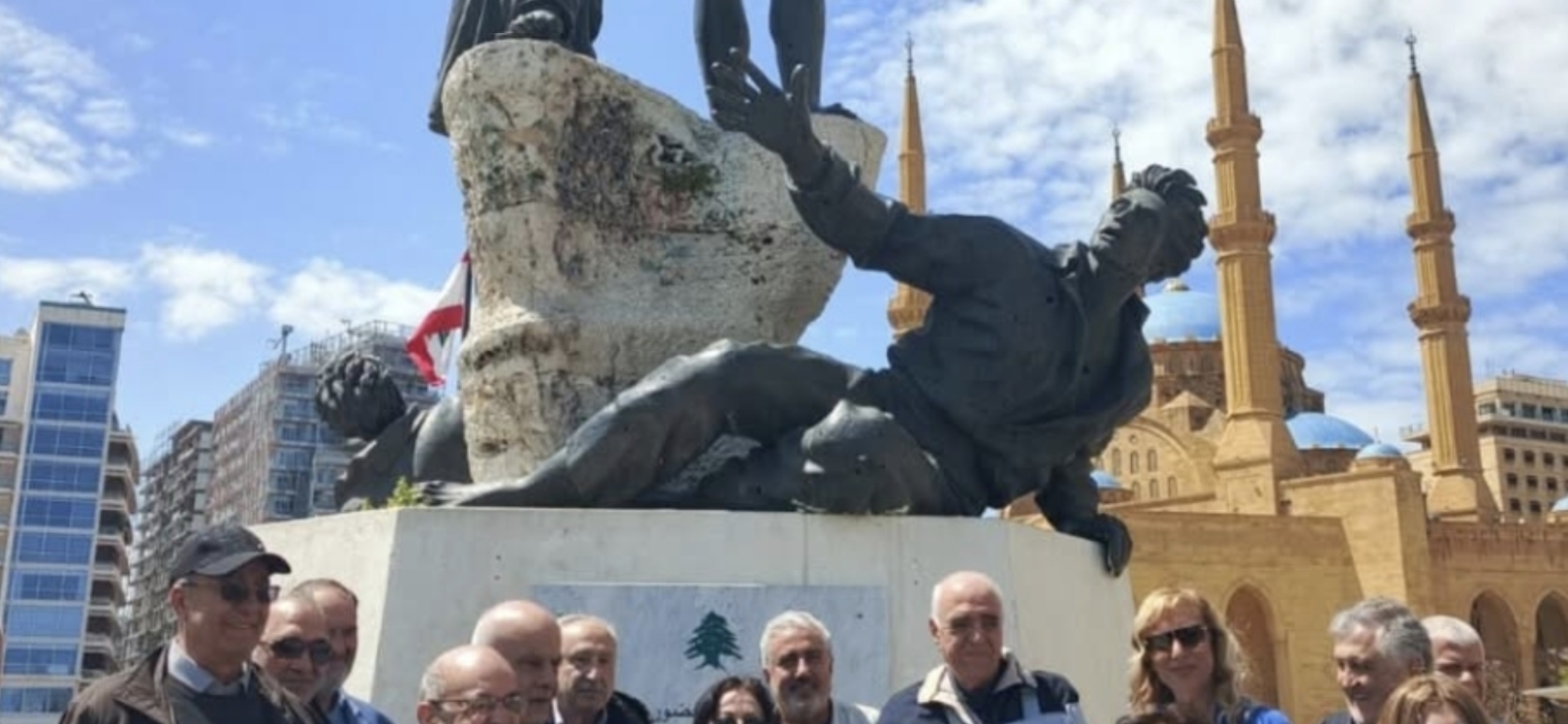 نقابة محرري الصحافة اللبنانية تُحيي ذكرى شهداء الصحافة بوضع إكليل الغار في ساحة الشهداء