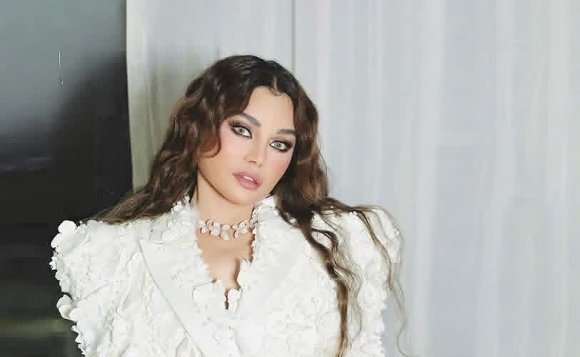 هجوم حاد يطال هيفاء وهبي..ما علاقة الفنان الراحل هاني شاكر؟