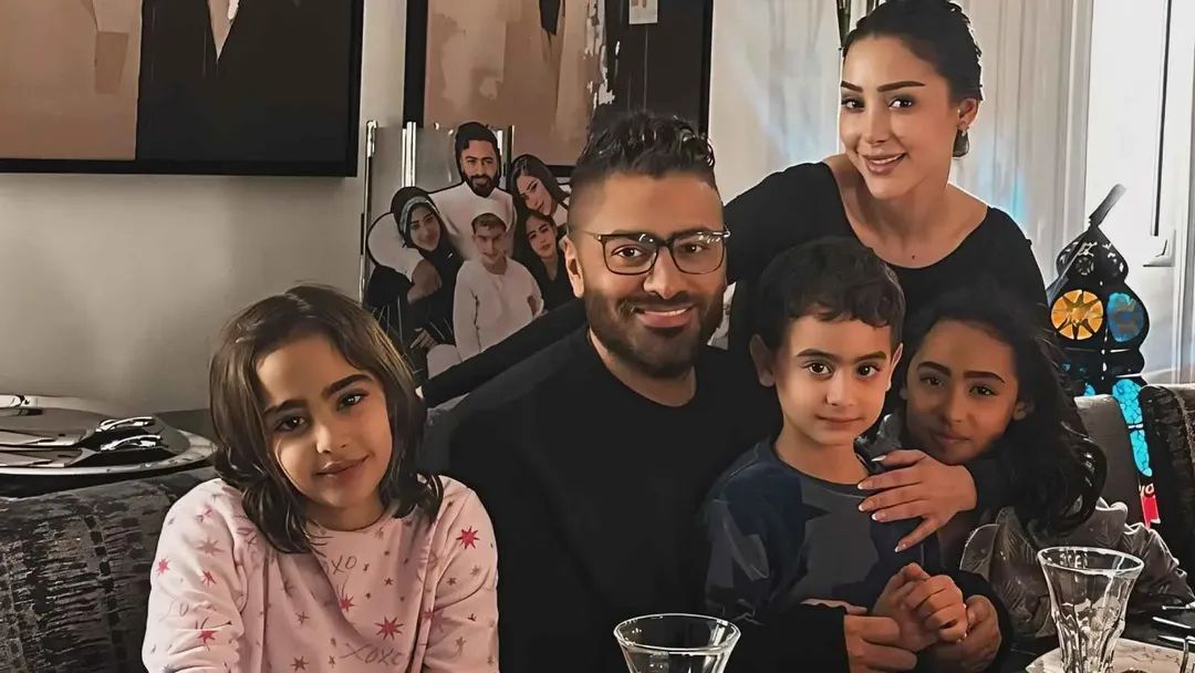 تامر حسني وبسمة بوسيل يلتقيان مؤقتاً.. وسط أجواء عائلية!