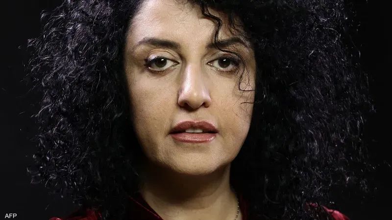 الإفراج عن الناشطة الإيرانية نرجس محمدي بكفالة ونقلها إلى طهران للعلاج