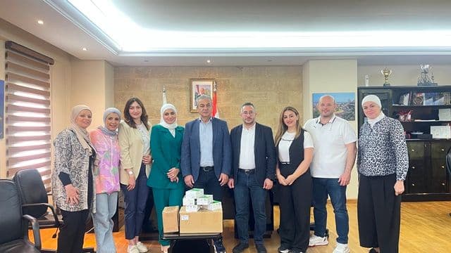 نقابة صيادلة لبنان قدمت آلات قياس السكري لبلدية صيدا دعماً لمراكز النزوح