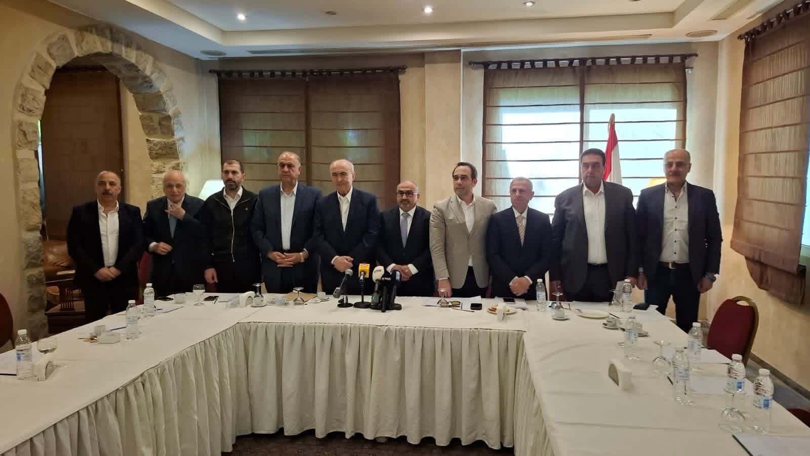 النواب السنة اجتماعاً موسعاً