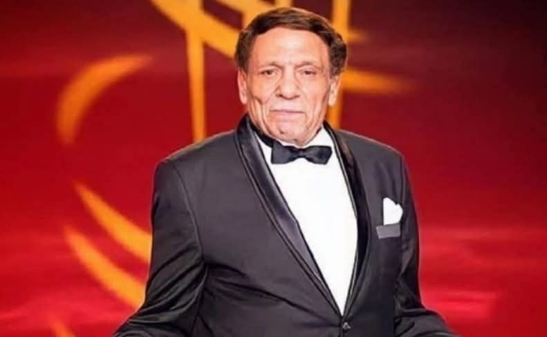 حظر عائلي يحافظ على صورته ويرفض عرضاً ضخماً.. هل انتهى ظهور عادل إمام للأبد؟