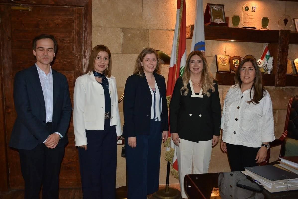 وفدا من السفارة الألمانية ضم نائبة رئيس البعثة الألمانية