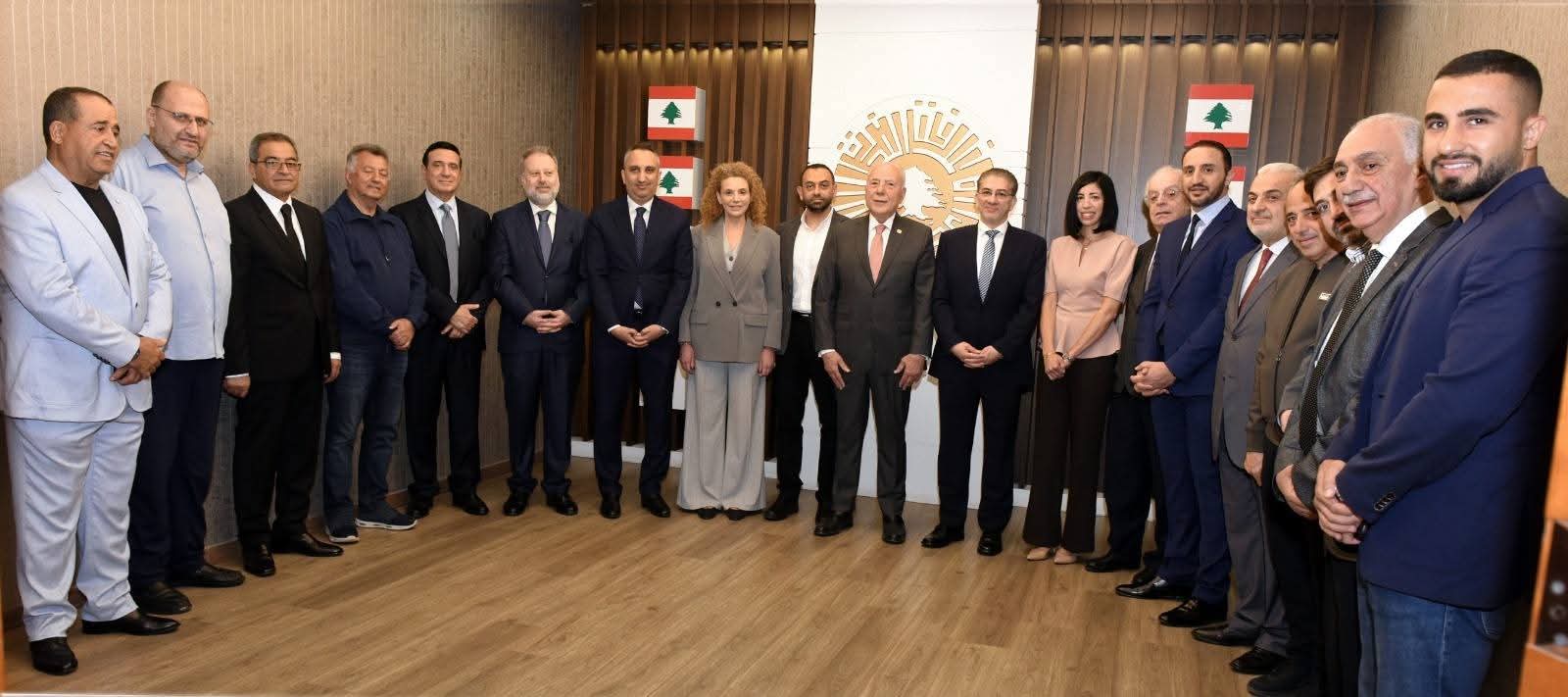 دبوسي يستقبل منيمنة لبحث تعزيز التعاون بين غرفة طرابلس و«إيدال» في مجال تشجيع الاستثمار