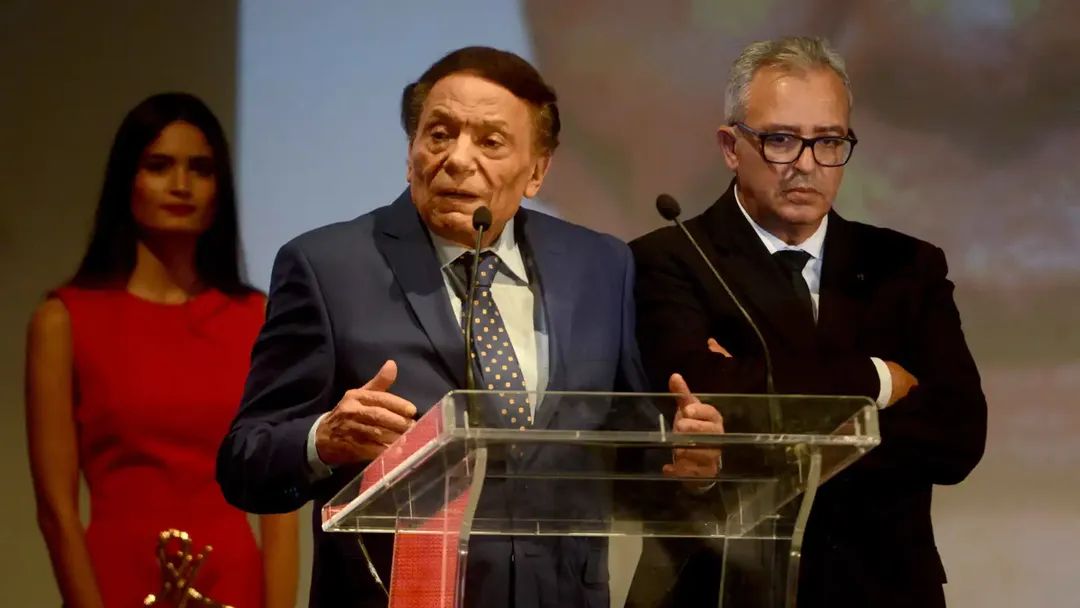 أسرة عادل إمام توضح موقفها من "مذكرات الزعيم