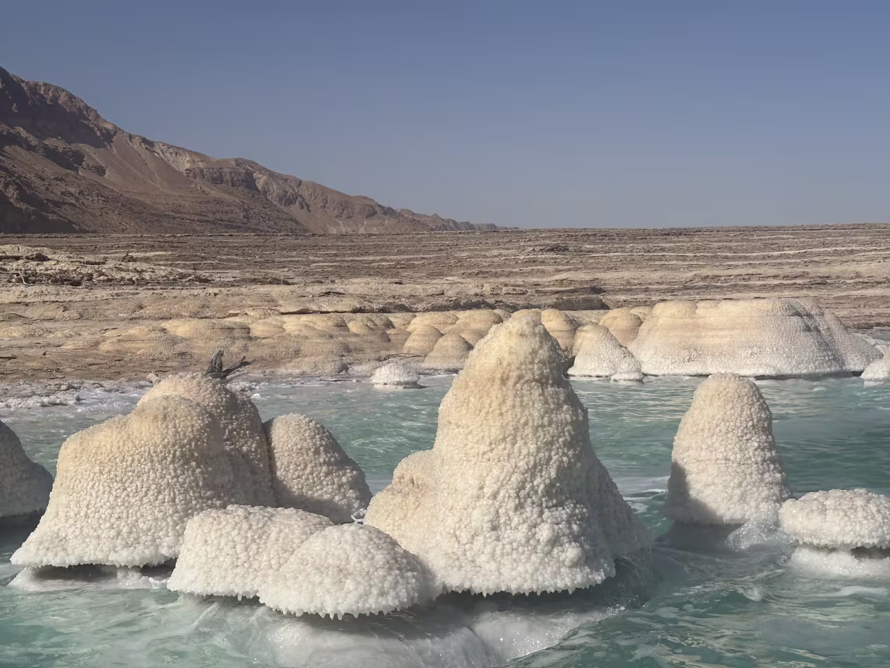 احتضار البحر الميت..هل يمكن إنقاذ البقعة الأكثر انخفاضًا على الأرض؟