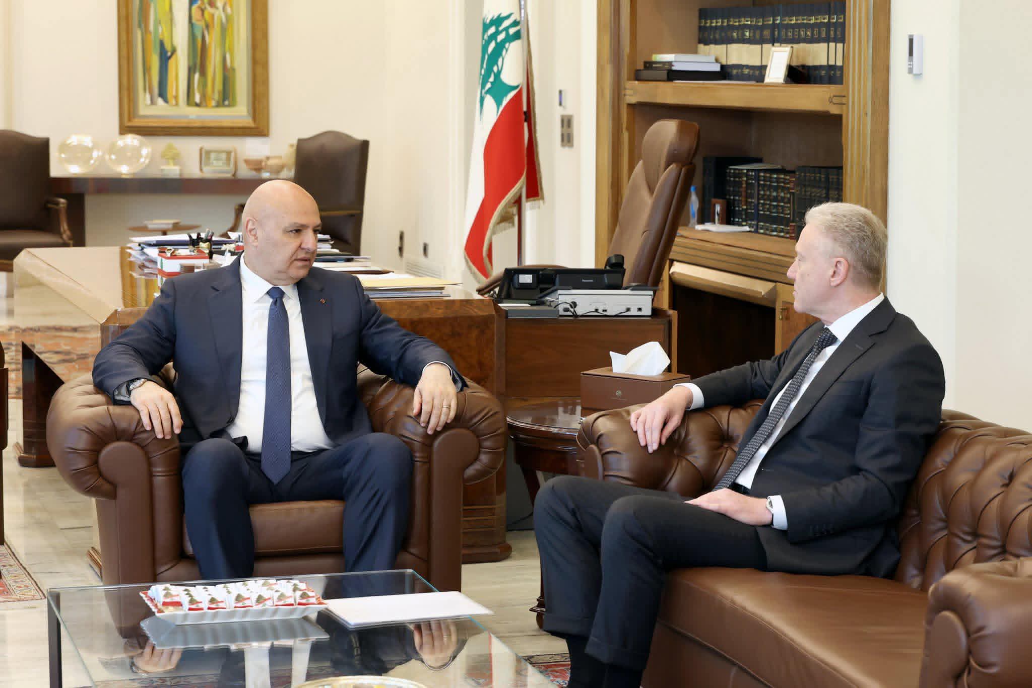 رجي يطلع عون على نتائج جولته التي شملت إيطاليا والفاتيكان والمغرب