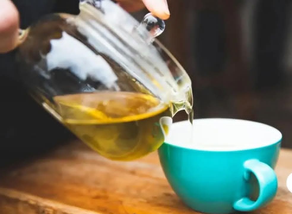 ماذا يحدث لصحتك عند شرب الشاي الأخضر يوميا