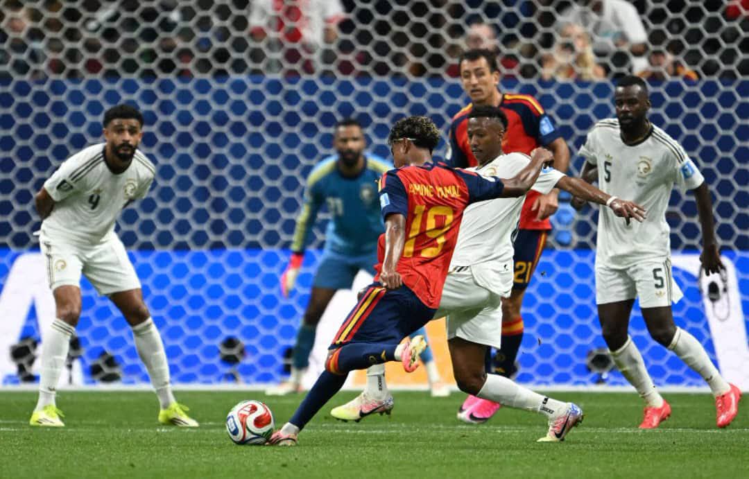 المنتخب السعودي ينهزم برباعية نظيفة أمام نظيره الإسباني في اختباره الثاني في المونديال