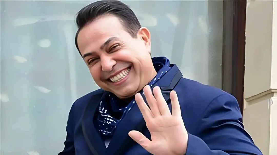 المغني حكيم يطرح "نص ملعب قلبي" من وحي المونديال