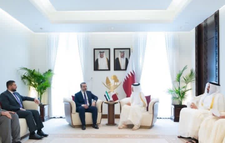 قطر تؤكد دعمها لسوريا وتعزيز التعاون الثنائي خلال لقاء رئيس الوزراء بوزير الخارجية السوري