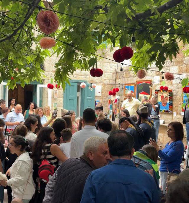 أول مهرجان للكرز في إهدن...جمعية "أزل" تنجح في جمع الثمار والتراث والتاريخ
