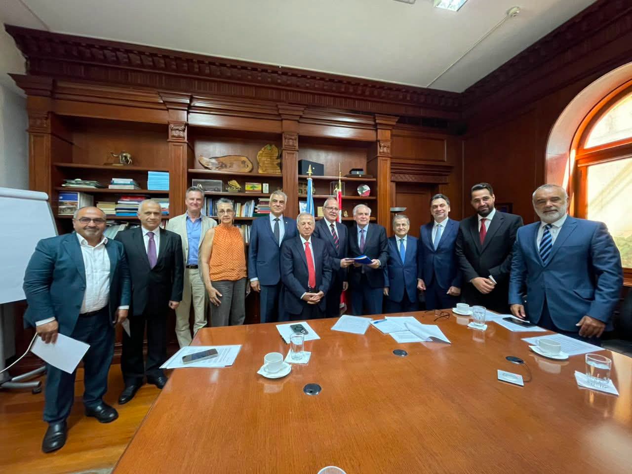تسليم الرسالة الموجّهة إلى ممثل الأمين العام للأمم المتحدة في لبنان،