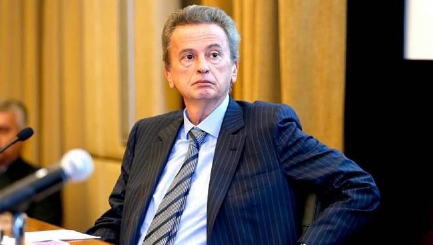 مذكرة إحضار بحق رياض سلامة… ودورية تتجه إلى منزله