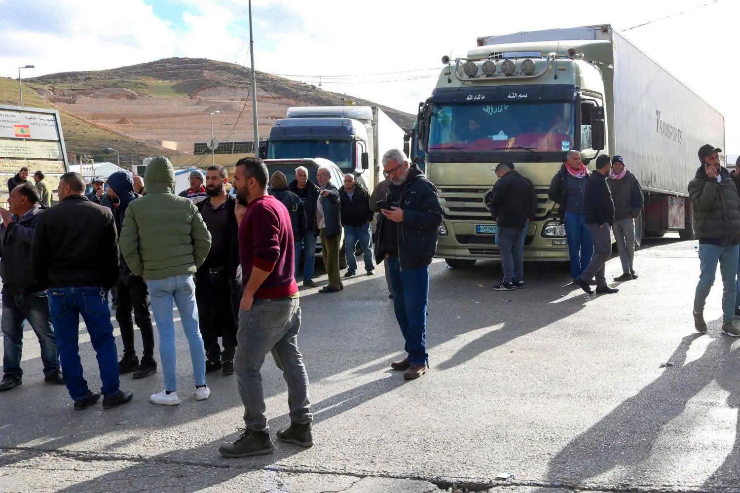 نائب رئيس اتحادات النقل البري: “العلاقة بين الناقلين اللبنانيين والسوريين لم تكن يومًا علاقة منافسة أو خصومة
