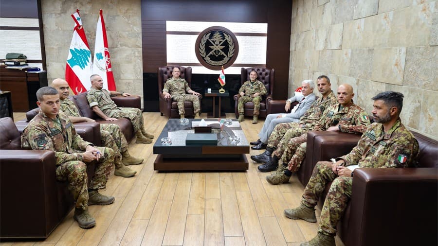 قائد الجيش عرض مع السفير الايطالي وقائد العمليات المشتركة الإيطالية سبل دعم الجيش واستقبل النائب مارون
