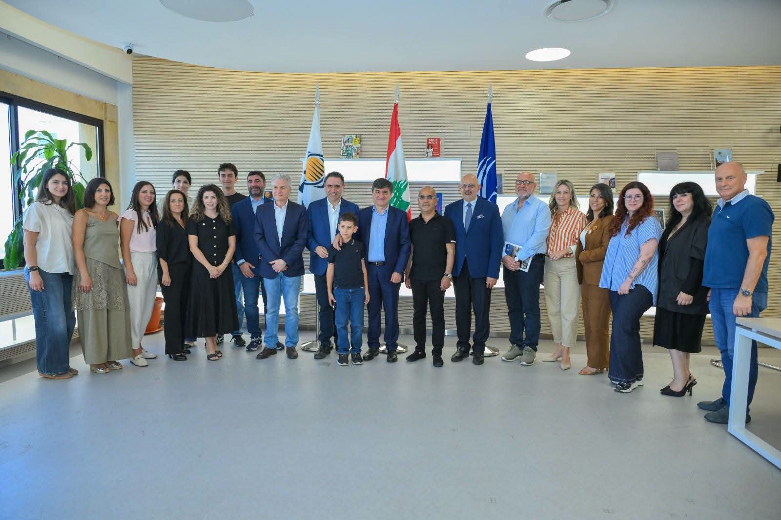 جامعة الروح القدس – الكسليك وIPT توقّعان مذكرة تفاهم لإنشاء مركز متطور للتنقل الكهربائي