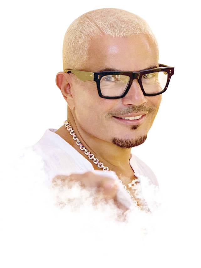 كليب «لولا البنات» للنجم عمرو دياب