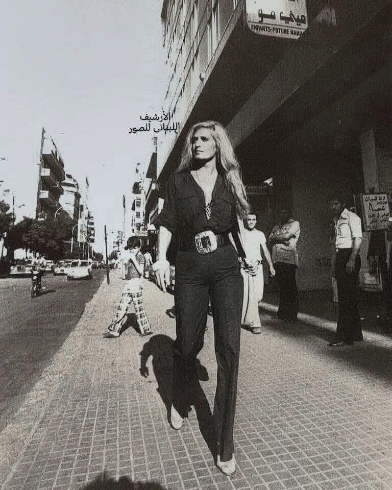 الحمرا عام 1977… يوم كانت بيروت مدينة المشاهير والحياة