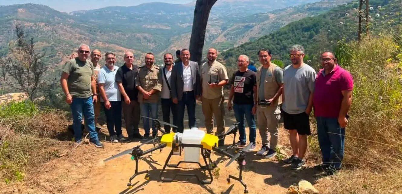 درونز" صينية فوق غابات لبنان.. وزير يستخدمها وهذا ما تفعله