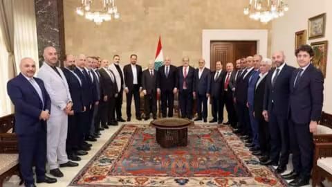 أعمال تأهيل وتزفيت طريق ضهر