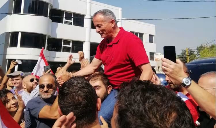 حقوقنا مقدسة".. روكز: باقون في الشارع
