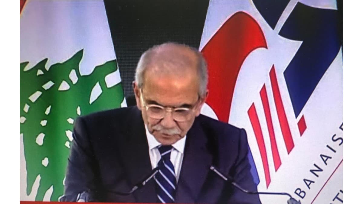 سلام خلال مراسم وضع حجر الأساس لتوسعة محطة الحاويات في مرفأ بيروت: 