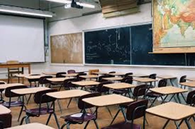 المدارس ترفع الأقساط.. والأهل يدفعون الثمن!