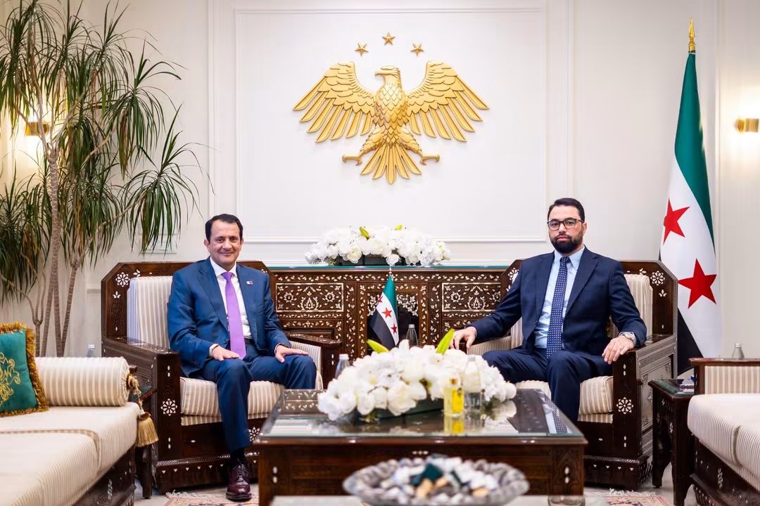 السفير القطري الشيخ سعود بن عبد الرحمن آل ثاني يبحث مع القائم بأعمال السفارة السورية تعزيز العلاقات والمستجدات الإقليمية