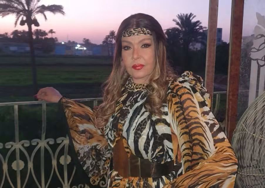 لوسي تلوّح باعتزال الفن لغياب الأدوار المناسبة