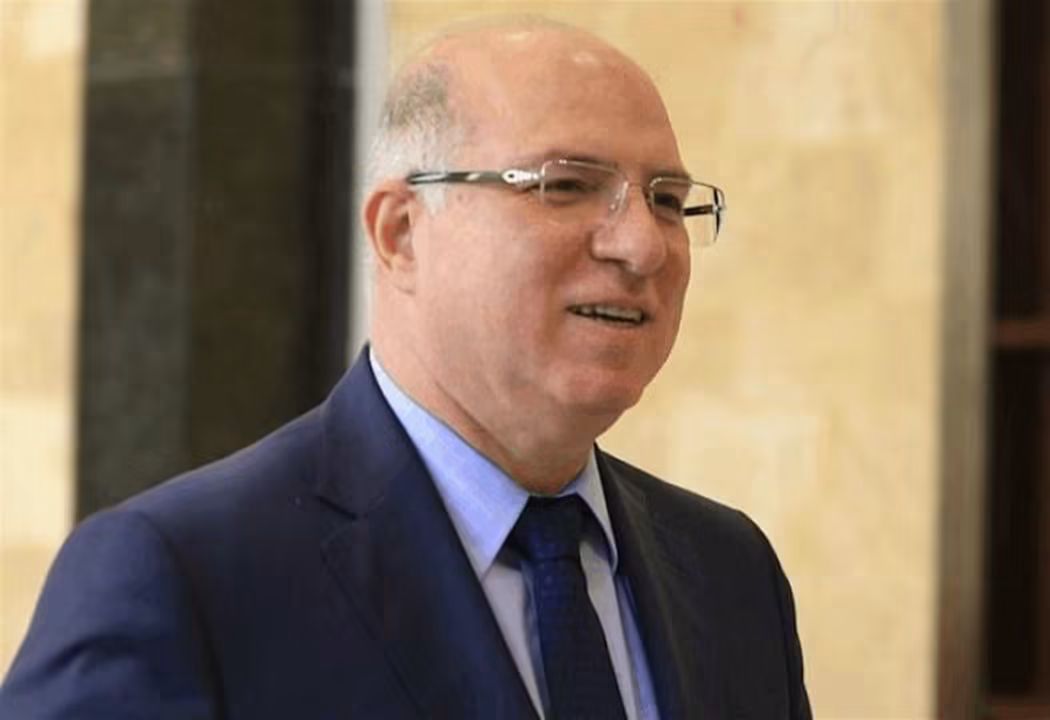 تقديم طلبات إجازات العمل أو طلبات تجديدها