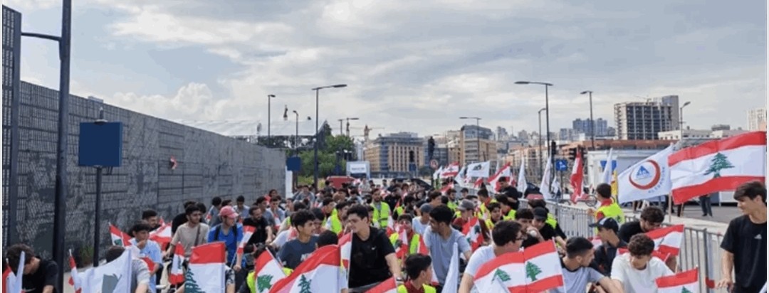 250 شاباً وشابة يشاركون في جولة بالدراجات على واجهة بيروت البحرية